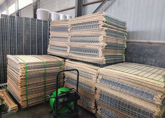 75x75ملم 6.0ملم الحواجز الدفاعية العسكرية الحواجز المملوءة بالرمال المطاومة السيطرة على الفيضانات سهلة التثبيت