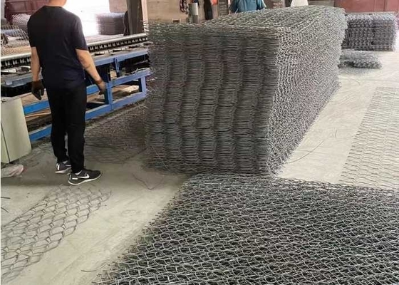4.0mm مراتب التراب المجلفن 60x80mm حجم الشبكة