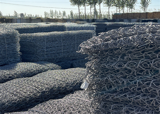 1m-2m عرض صندوق الغابيون المغلف 80x100mm حجم الشبكة