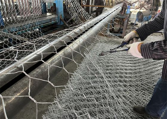 1m-2m عرض صندوق الغابيون المغلف 80x100mm حجم الشبكة