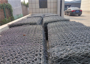 80mmx100mm حجم الشبكة ملفوفة بـ PVC مغطاة ساخنة مغلفة قفصات الغابيون للبناء القوي